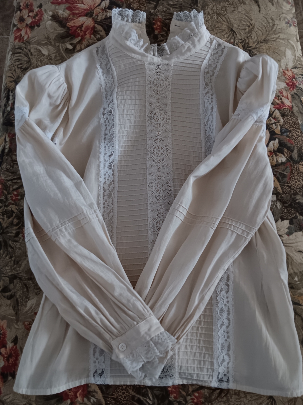 Vintage Cream Lace Pintuck Blouse